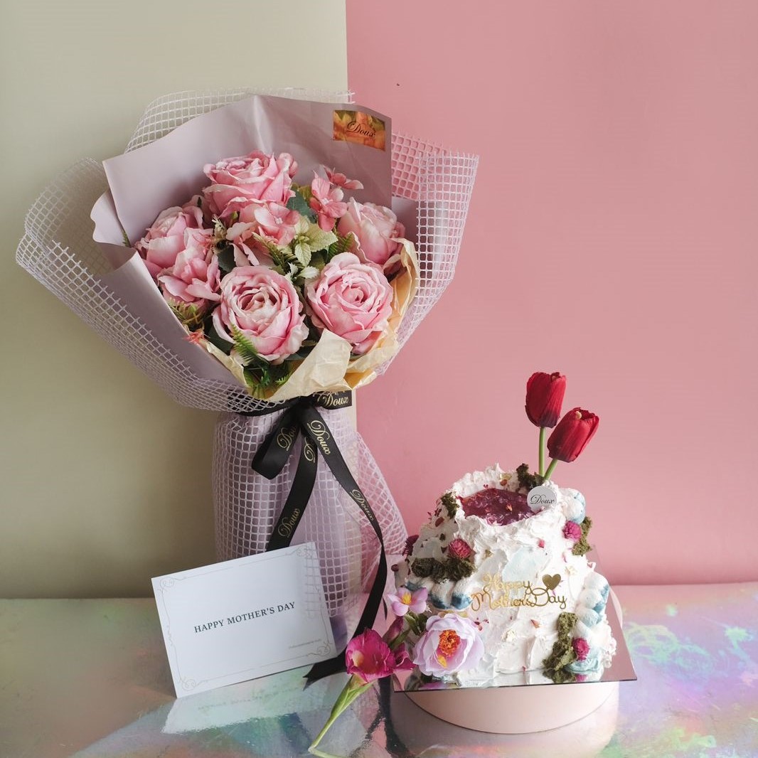 Fresh Flowers Cake – Didi Cakes